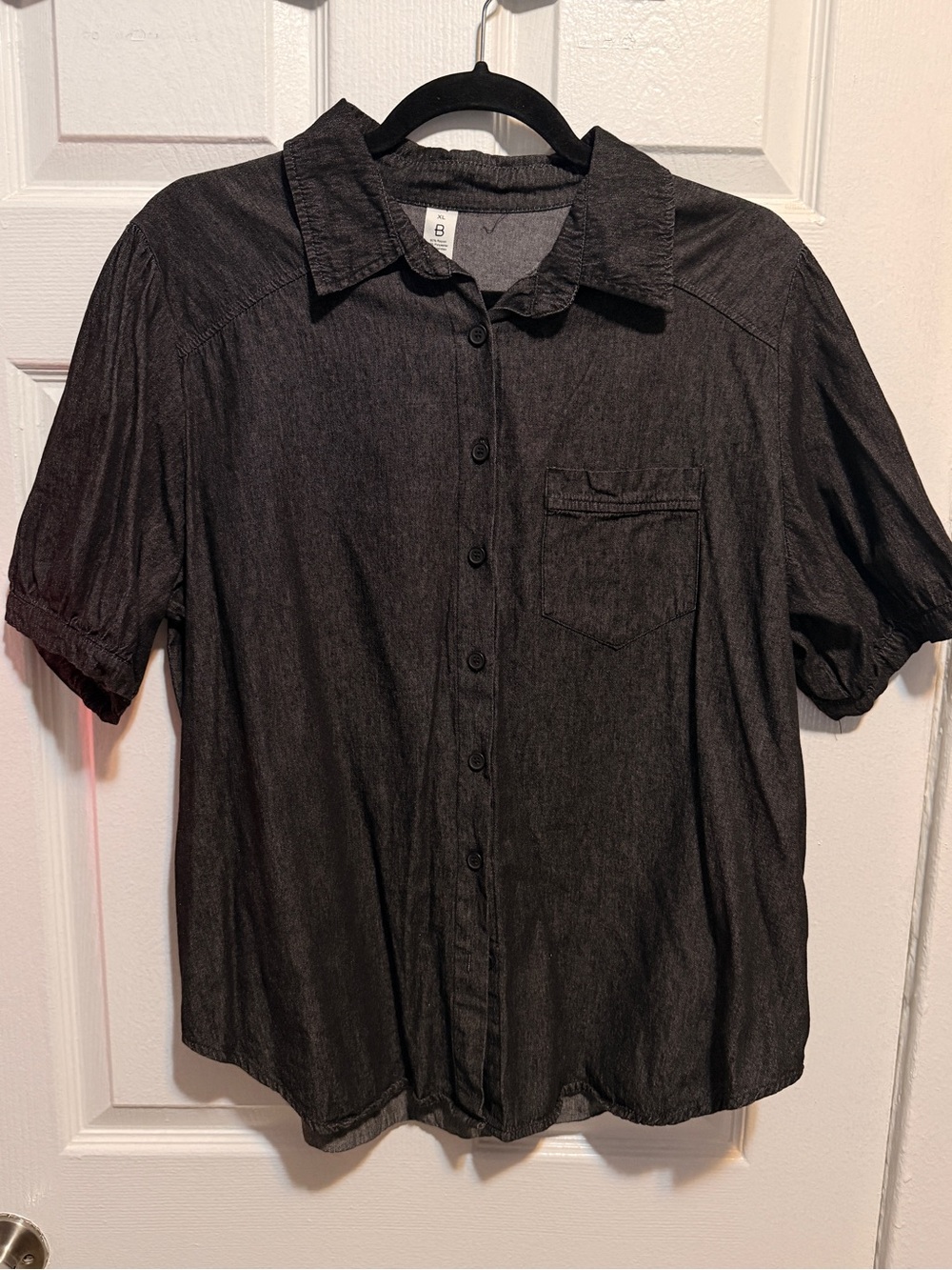 Casual Black Denim Short-Sleeve Button-Up Shirt